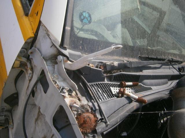 Решетка под лобовое стекло Тойота Хайлюкс Сурф в Белогорске 29488